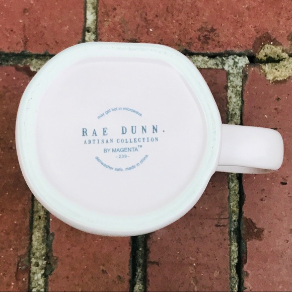 Rae Dunn Light Pink ‘I ❤️ Mom’ Coffee Mug NWT - Picture 3 of 6